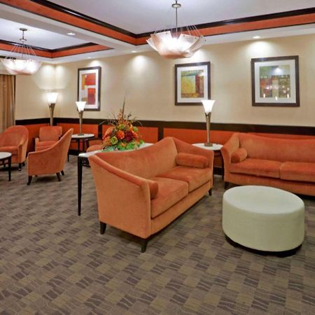 Comfort Inn & Suites Dallas Medical-Market Center Экстерьер фото