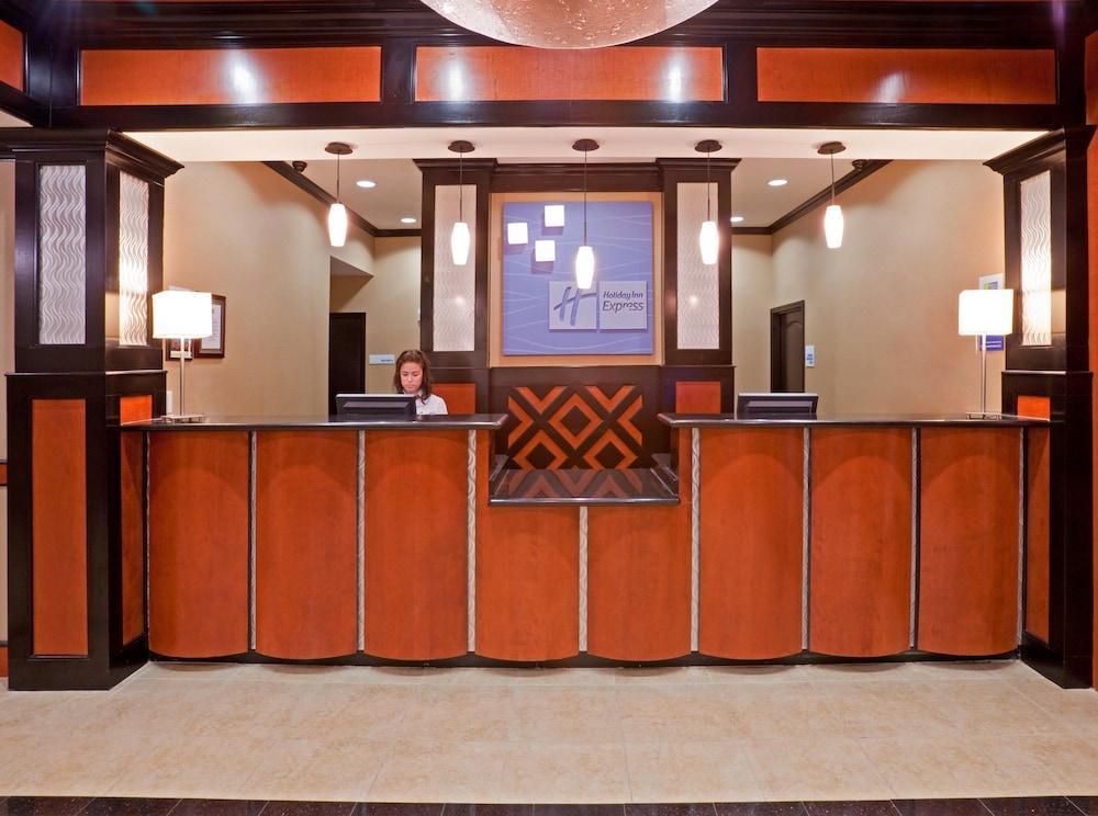 Comfort Inn & Suites Dallas Medical-Market Center Экстерьер фото