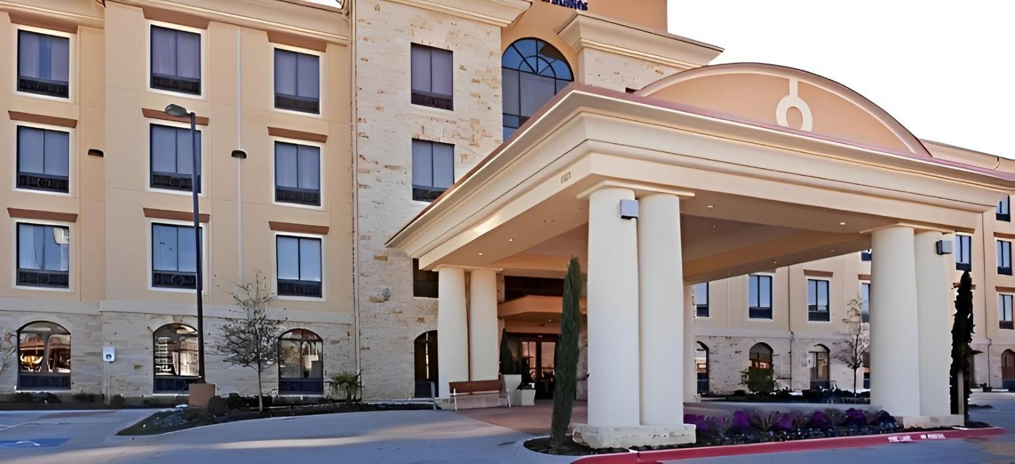 Comfort Inn & Suites Dallas Medical-Market Center Экстерьер фото