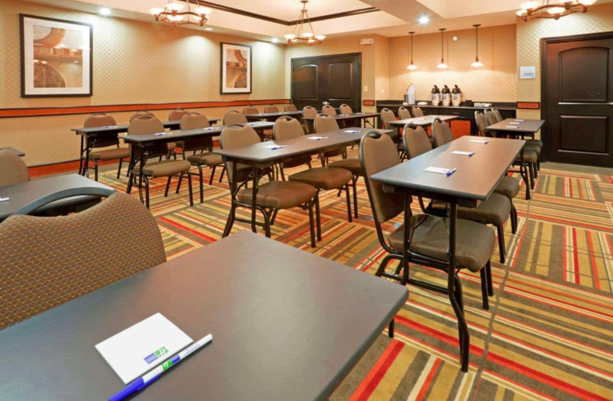 Comfort Inn & Suites Dallas Medical-Market Center Экстерьер фото