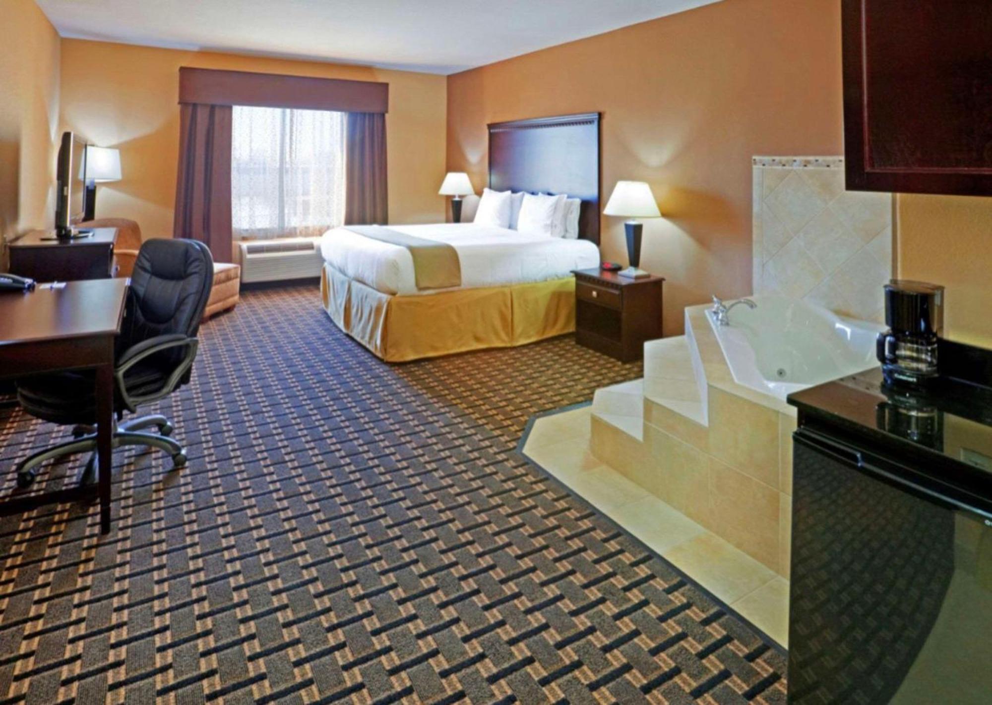 Comfort Inn & Suites Dallas Medical-Market Center Экстерьер фото