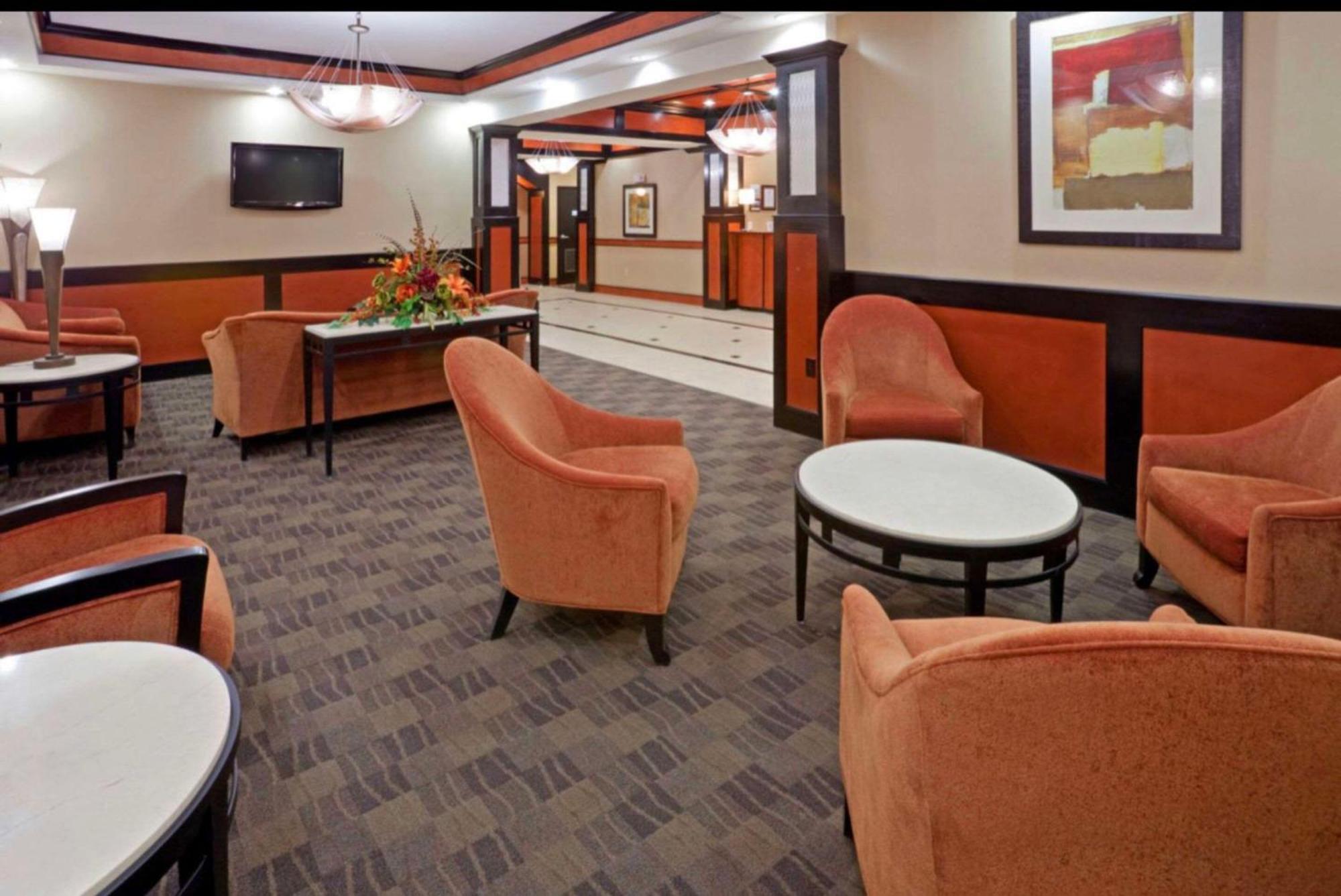 Comfort Inn & Suites Dallas Medical-Market Center Экстерьер фото